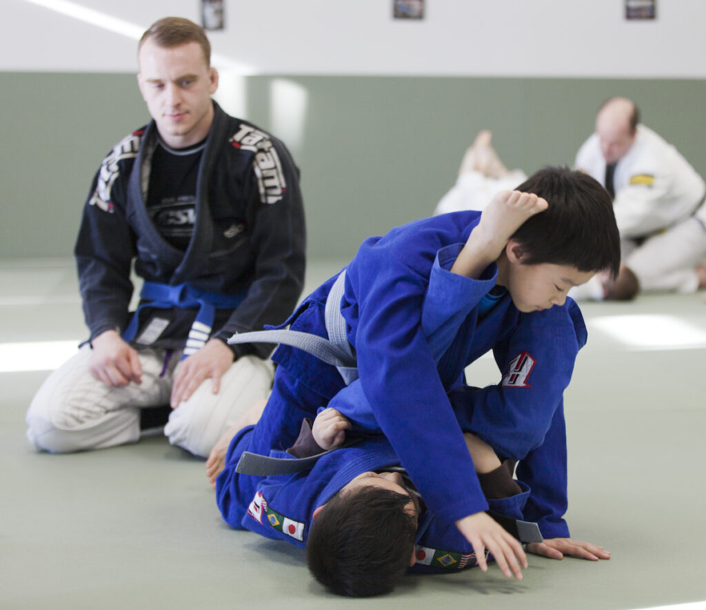 How can I improve my situational awareness for self-defense?